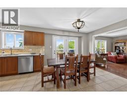 60 DUNROBIN Drive - 10