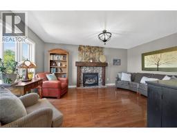 60 DUNROBIN Drive - 14