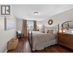 60 DUNROBIN Drive - 19