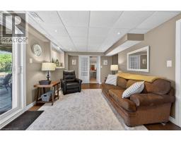 60 DUNROBIN Drive - 30