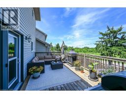 60 DUNROBIN Drive - 35