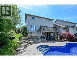 60 DUNROBIN Drive - 40