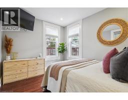 32 ALLAN Avenue - 21