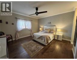 64 ENGLISH Crescent - 14