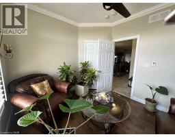 64 ENGLISH Crescent - 3