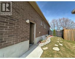 64 ENGLISH Crescent - 30