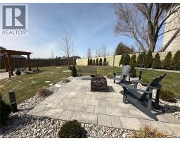 64 ENGLISH Crescent - 31