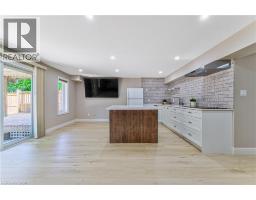 223 BUTTERCUP Court - 32