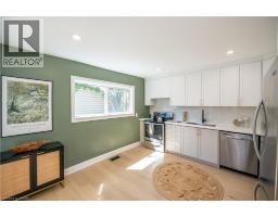 213 ROSSLYN Avenue N - 10