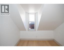 213 ROSSLYN Avenue N - 15