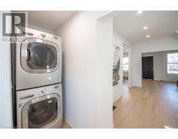 213 ROSSLYN Avenue N - 24