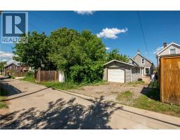 213 ROSSLYN Avenue N - 26