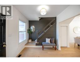 213 ROSSLYN Avenue N - 4