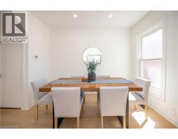 213 ROSSLYN Avenue N - 9