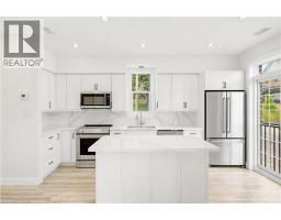 131 ST GEORGE Street - 4