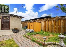 137 WENTWORTH Street N - 14