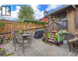 137 WENTWORTH Street N - 18