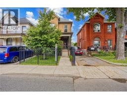 137 WENTWORTH Street N - 3
