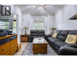 137 WENTWORTH Street N - 7