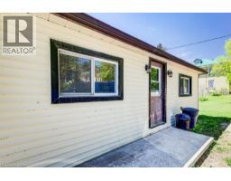 21 MAIN Street W - 3