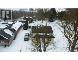 21 MAIN Street W - 35