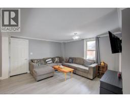 21 MAIN Street W - 6