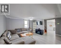 21 MAIN Street W - 7