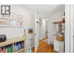 2273 KING Street E - 17