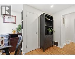 2273 KING Street E - 19