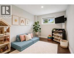 152 WELLINGTON ROAD 7 - 14