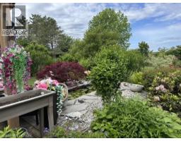 4 BALSAM Trail - 32