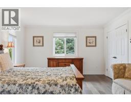 105 HARWOOD Road - 19