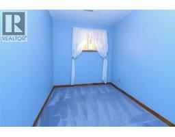 32 MCMASTER Drive - 33