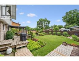 10 RADCLIFFE Drive - 37