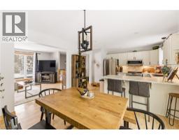 230 SAUGEEN Street - 22