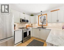 230 SAUGEEN Street - 24