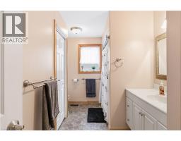 230 SAUGEEN Street - 26