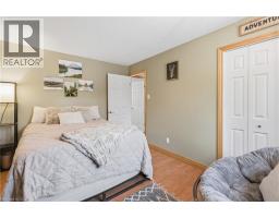 230 SAUGEEN Street - 36