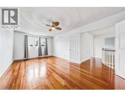 21 MOSS Boulevard - 24