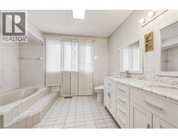 21 MOSS Boulevard - 26