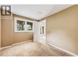 21 MOSS Boulevard - 34