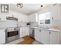 770 BROCK Street - 13