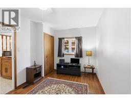 73 TUXEDO Avenue N - 14