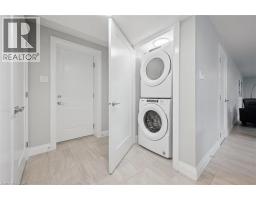 33 WATERLOO Street - 32