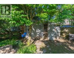162 PARKSIDE Drive E - 16