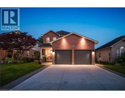 24 WATSON Crescent - 1