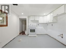 318 FREELTON Road - 32