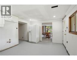 318 FREELTON Road - 33