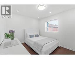 475 CLARIDGE Road UnitNo. 4 - 18