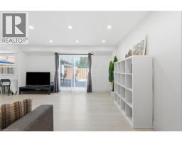 475 CLARIDGE Road UnitNo. 4 - 2